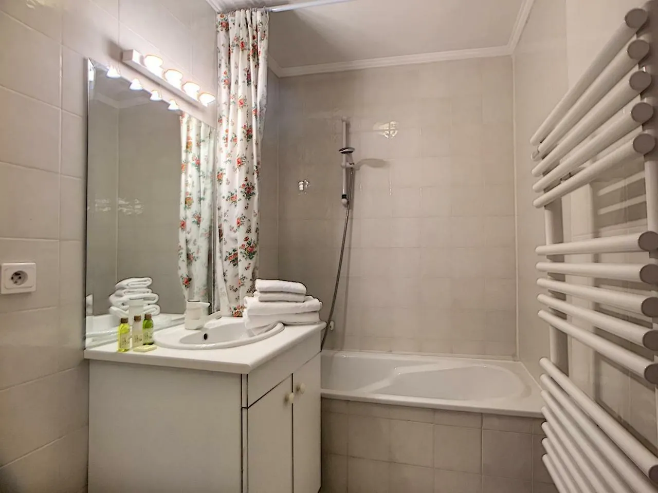 Nestor&Jeeves - Palais Renoir - By Sea - Free Parking Apartment Nice France